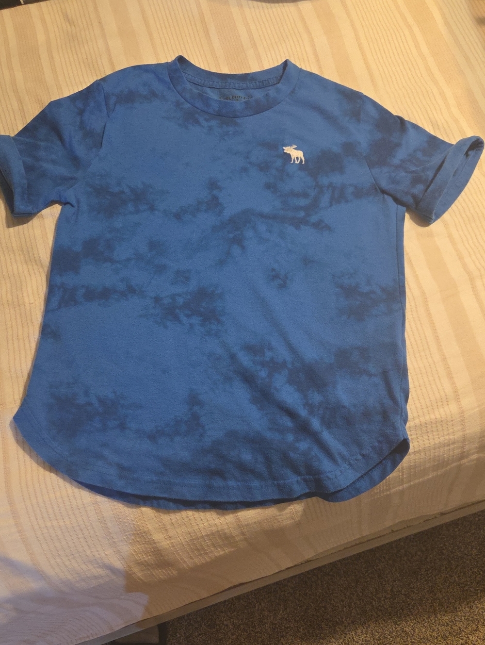 abercrombie kids Blue Tie-Dye Short Sleeve Tee with Moose Patch
